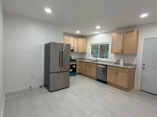 22 Weible St, Pittsburgh, PA 15223