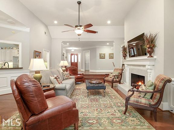 4th image of 245 Coles Hill Ct