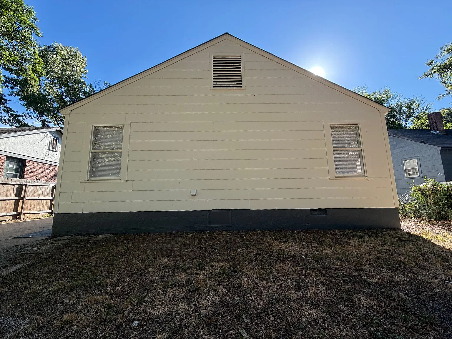 745 Kippley St — Photo 3