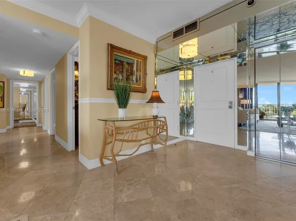 2000 Towerside Ter APT 702, Miami, FL 33138