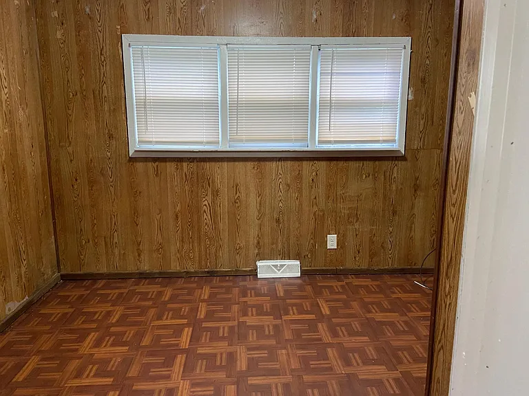 11443 Cadillac Ave — Photo 9