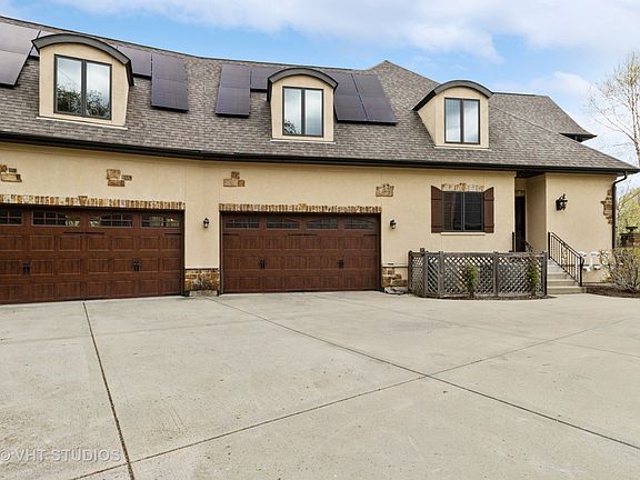 4th image of 334 N Waynes Ct