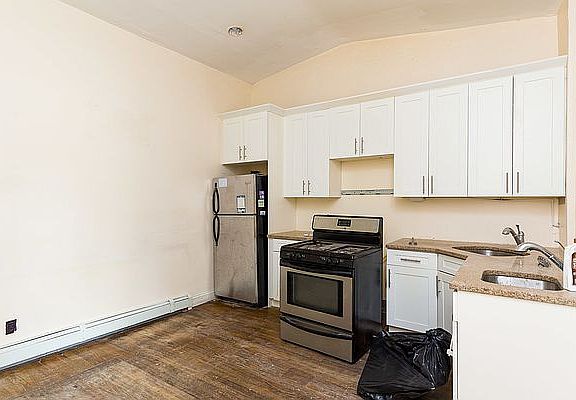 2nd image of 463 Lafayette Ave #3