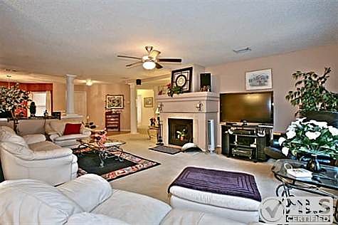 3rd image of 312 Ellicott Dr