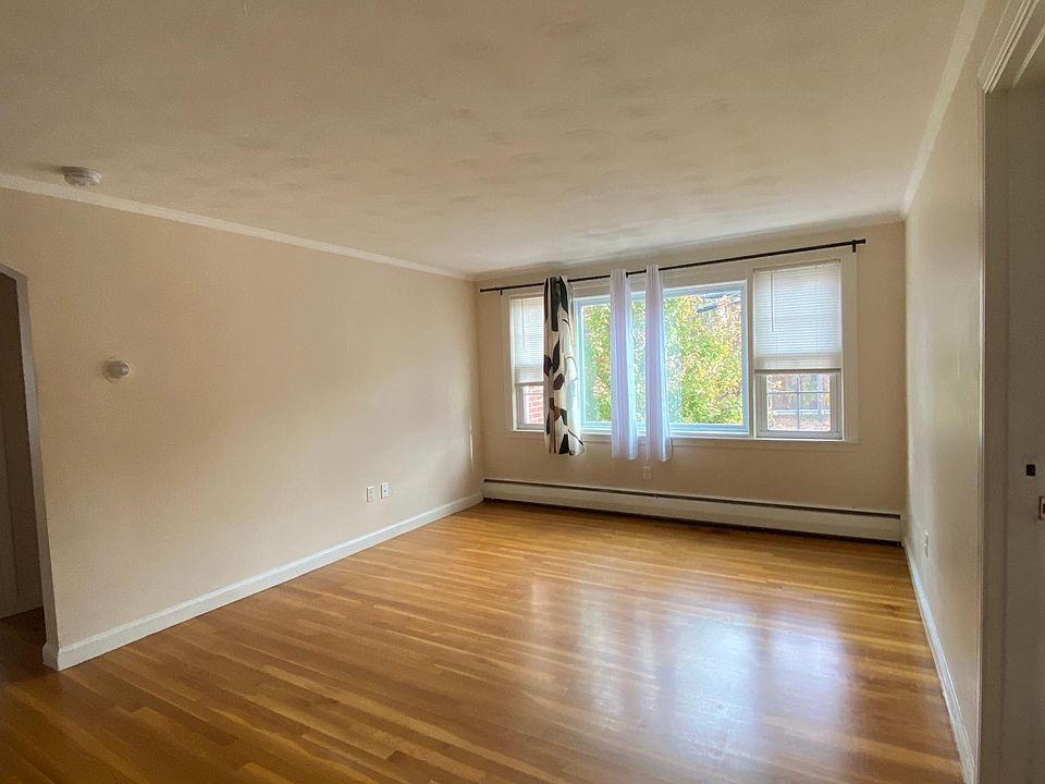 4833 Washington St West Roxbury, MA Zillow Apartments for Rent in