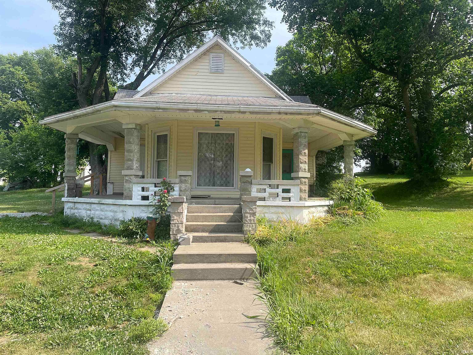 469 E Grissom Ave, Mitchell, IN 47446 Zillow