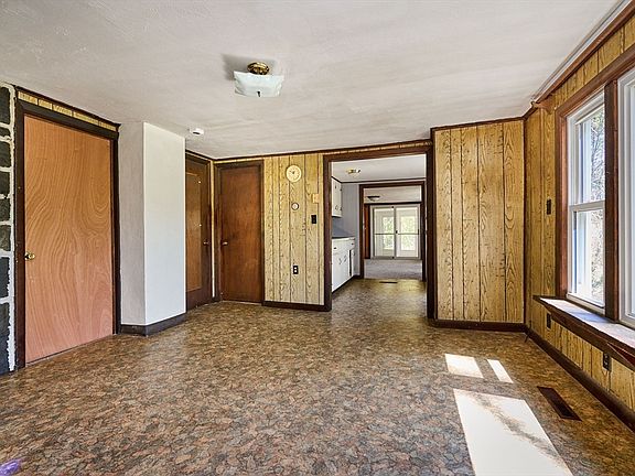 4th image of 7 Pine Valley Rd