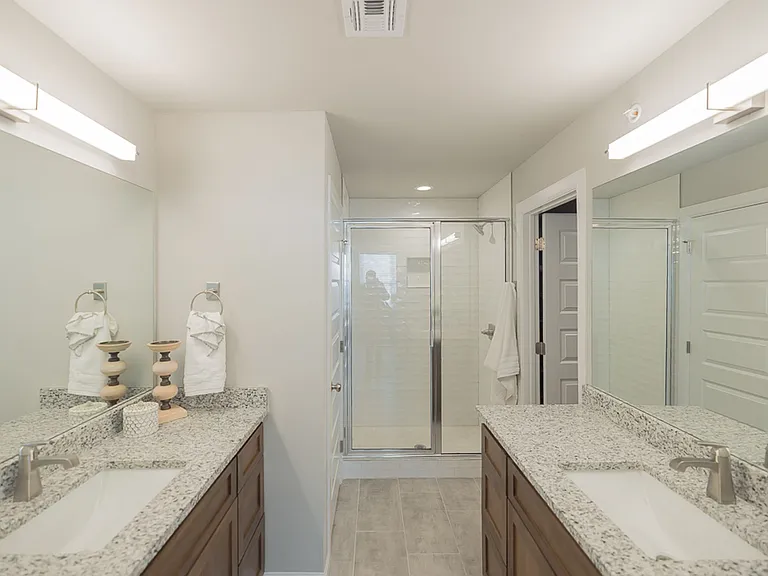 Oak Hill Townhomes: Now Offering First Month FREE! — Photo 15