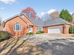 301 Oak Ridge Dr, Maysville, GA 30558