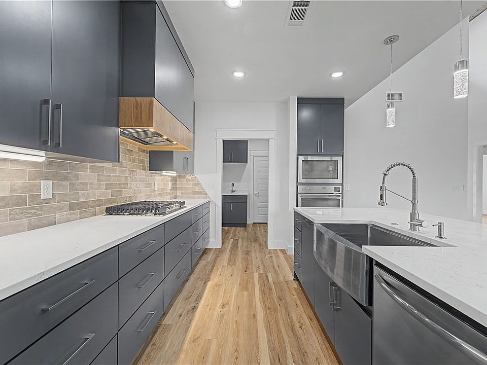 1st image of 1 Logan Ln