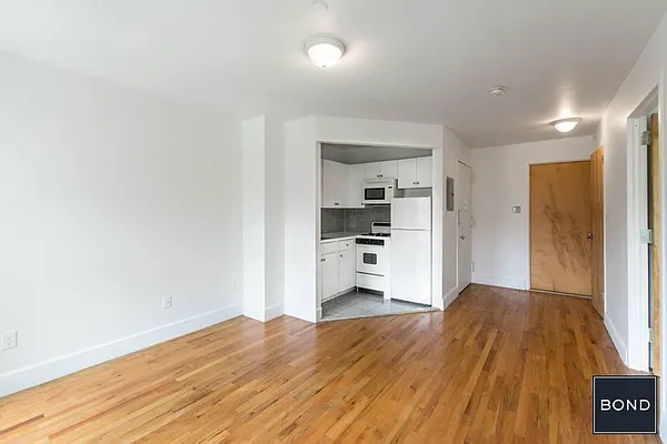 Rented by Bond New York | media 19