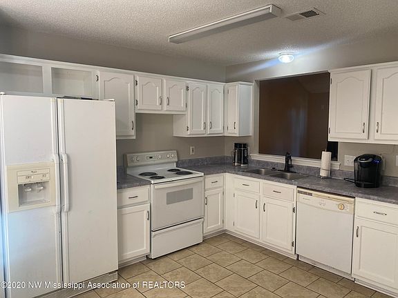 3rd image of 6556 Valerie Dr