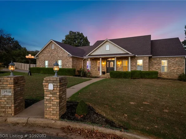 1510 N Hills Blvd, Van Buren, AR 72956
