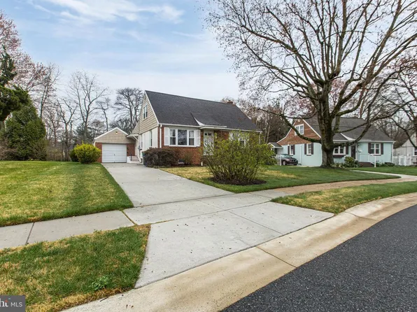 821 Kenyon Ln, Newark, DE 19711