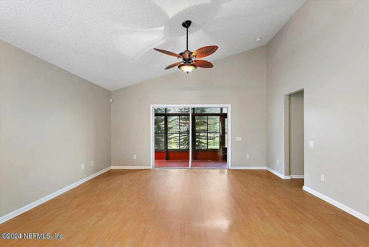 3 bed, 2.0 bath, 1542 sqft, $2,195 — Photo 3