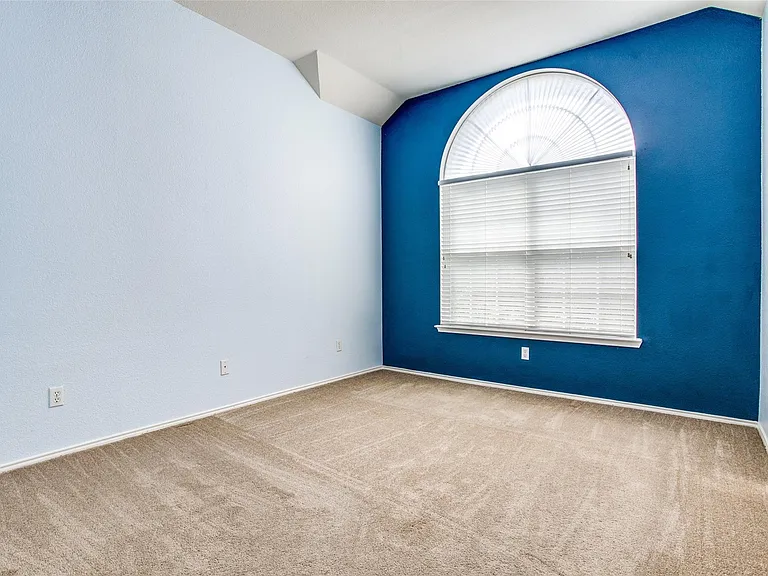1402 Sunshine Dr — Photo 31