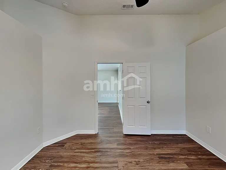 7740 Harbor Lake Dr — Photo 8