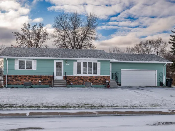 1703 1st St NE, Mandan, ND 58554