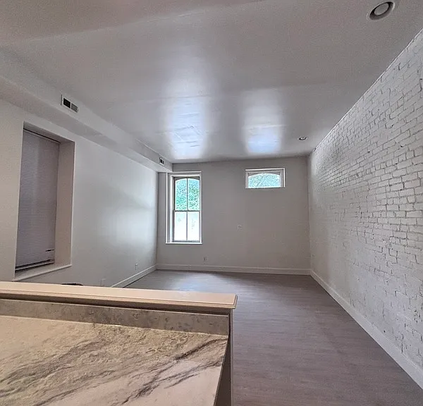 1704 S Tucker Blvd #B — Photo 5