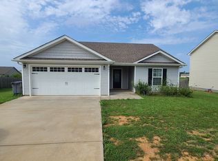 901 Hugh Hunter Rd, Oak Grove, KY 42262