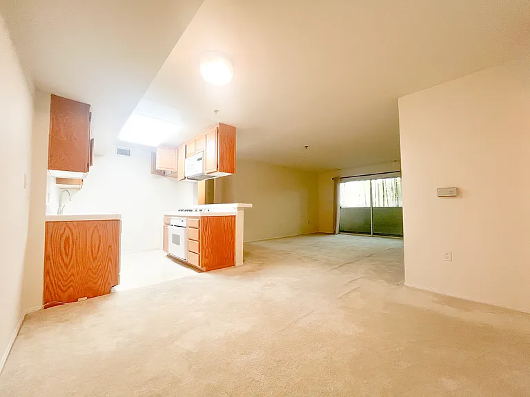 4501 Cedros Ave #117 — Photo 7