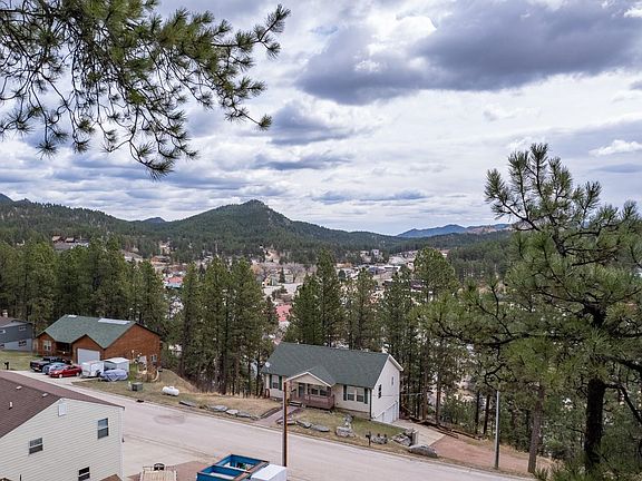 3rd image of 247 Ponderosa Ave