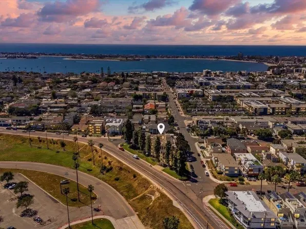 3770 Crown Point Dr Unit 103, San Diego, CA 92109