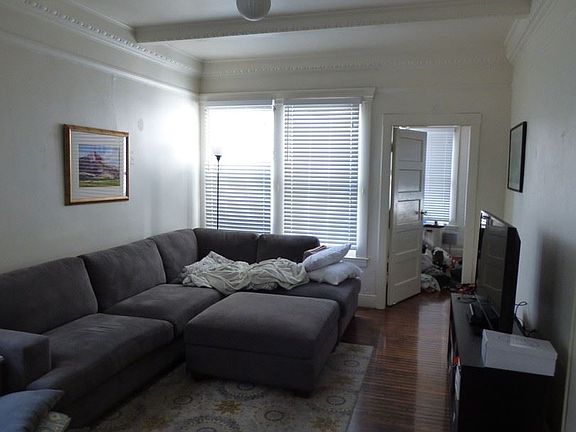 3rd image of 260 Carl St APT 3