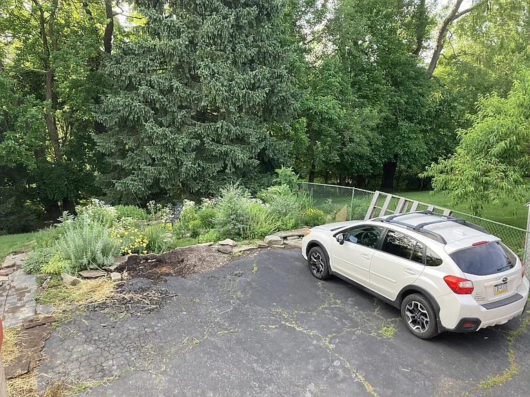 Bryant Dr — Photo 25