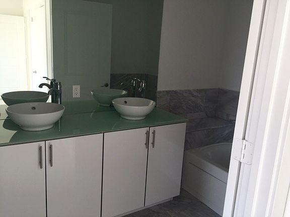 4th image of 315 NE 3rd Ave APT 1701