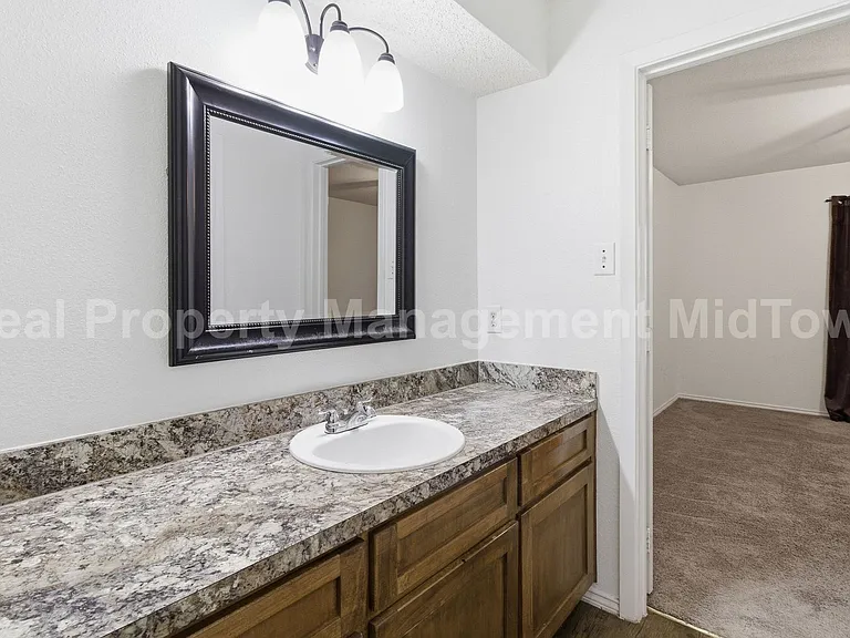 2307 Monte Carlo Dr — Photo 19
