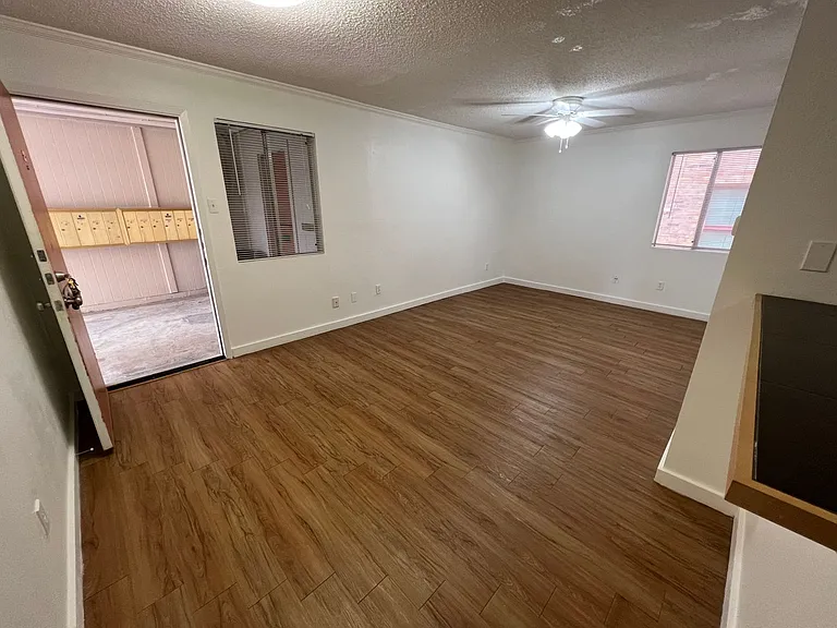 24 Flats Apartments — Photo 15