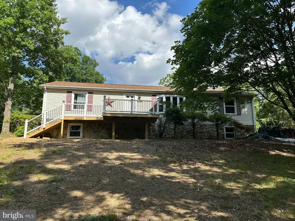 2851 Johnsons Mill Rd, Berkeley Springs, WV 25411