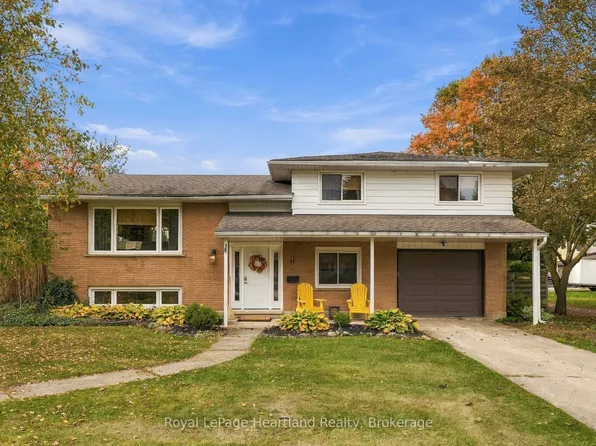 11 William St N, Minto, ON N0G 1M0