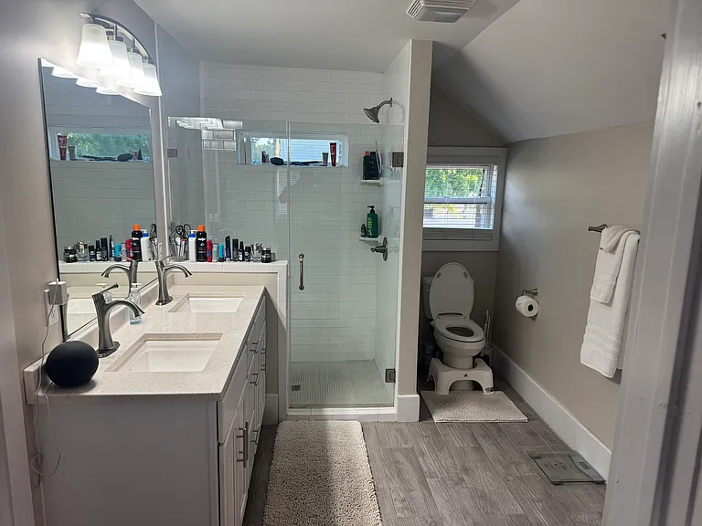 309 Court Ave — Photo 22