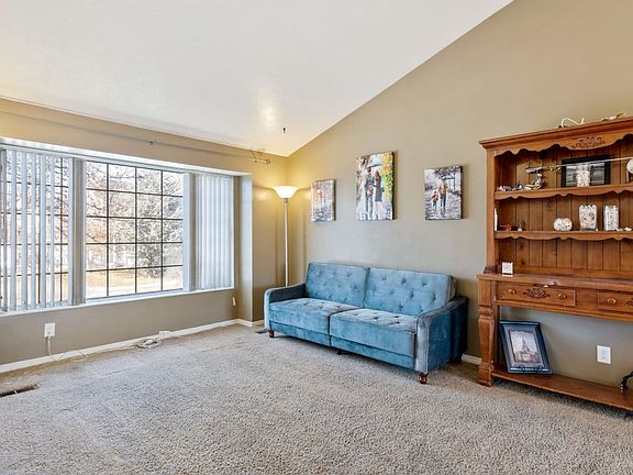 3rd image of 5527 S Walden Glen Dr