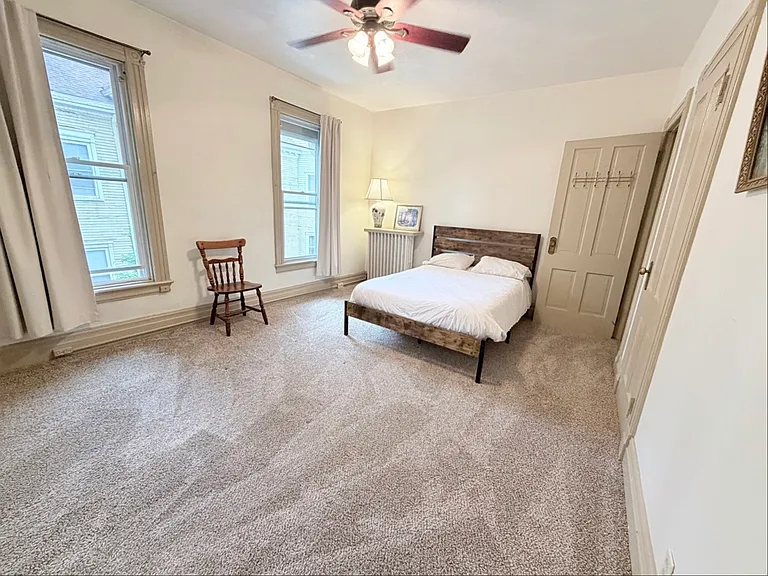 336 W 9th St #2R — Photo 5