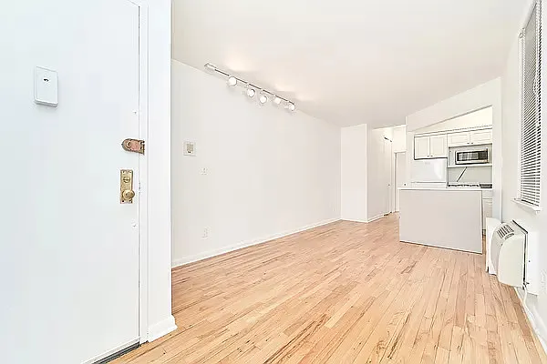 Rented by Living New York | media 11