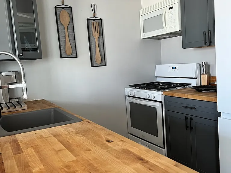 Catherine Ln — Photo 8