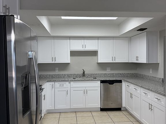 2nd image of 639 SE 13th Ave APT 122