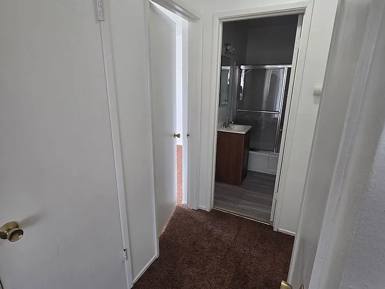 1915 Celeste Ct #B — Photo 24