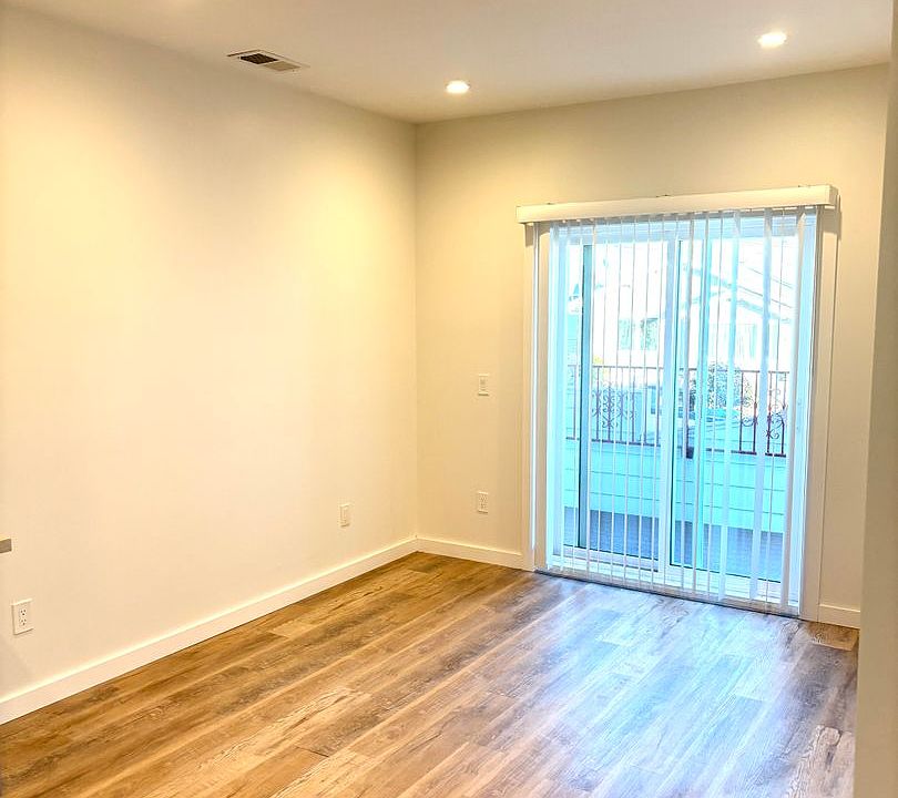 1st image of 401 Commercial Ave #19