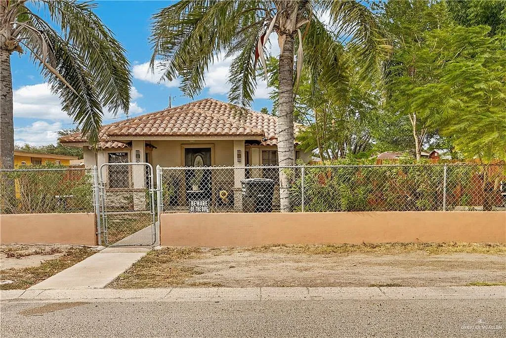 2 bed, 2.0 bath, 896 sqft, $1,150 — Photo 1