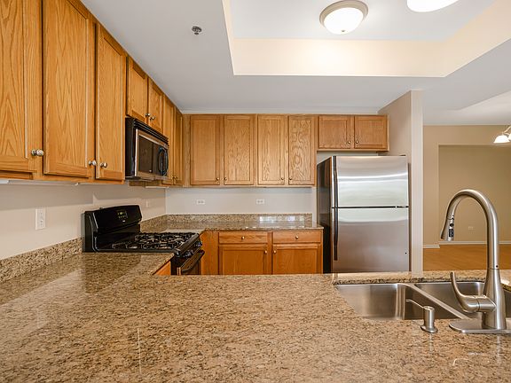 4th image of 6400 N Northwest Hwy APT 303