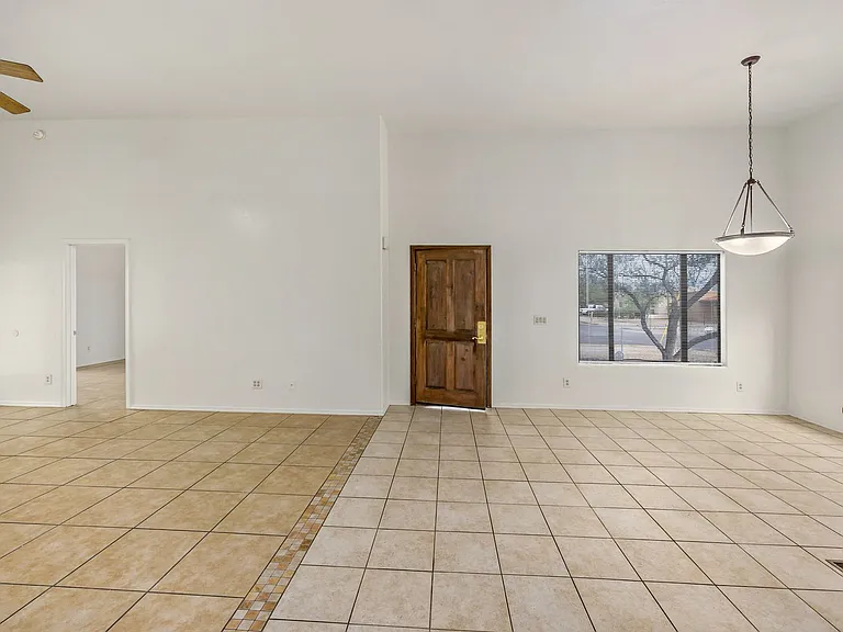 1317 N Howard Blvd — Photo 10