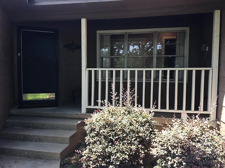 611 E University Dr #1 — Photo 23