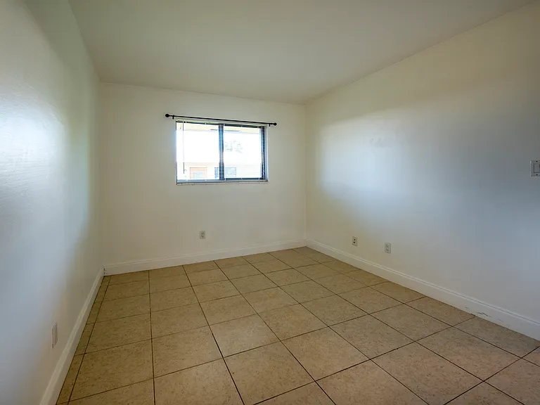 1023 NW 1st Ave #3 — Photo 18