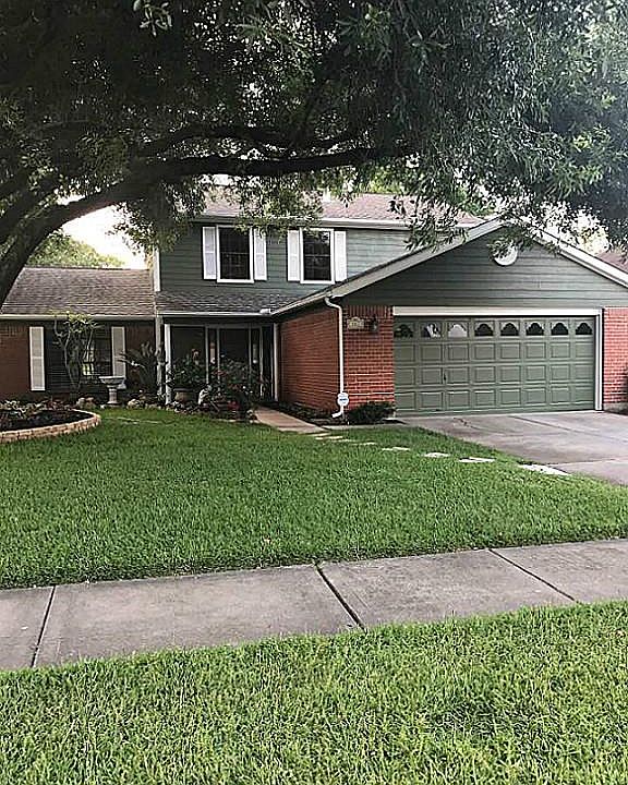 1st image of 807 Oak Harbor Dr