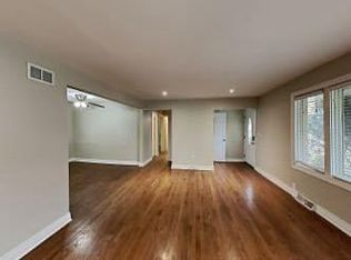 574 Cochise Pl, Carol Stream, IL 60188