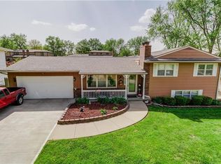 1214 Midyett Rd, Saint Joseph, MO 64506